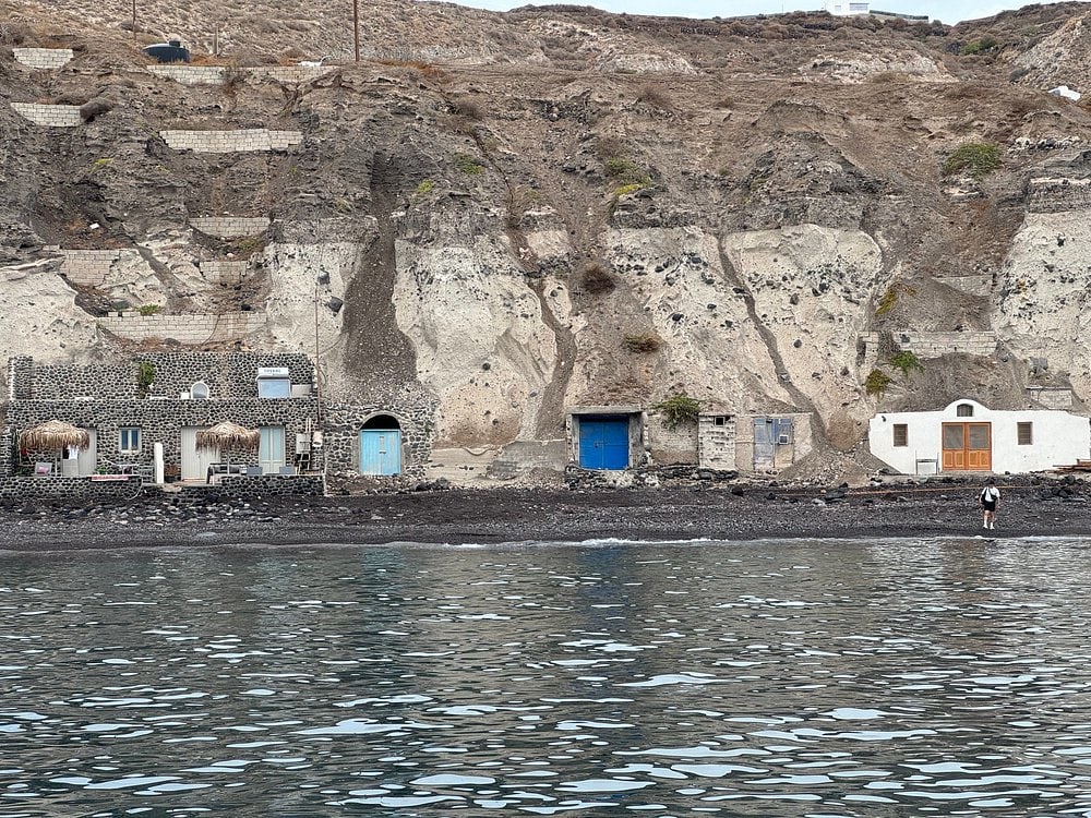 Οia Motor Boat-Caldera Private 4 hours Daytime or Sunset Cruise & Volcano Hike & Thirasia Island in Santorini