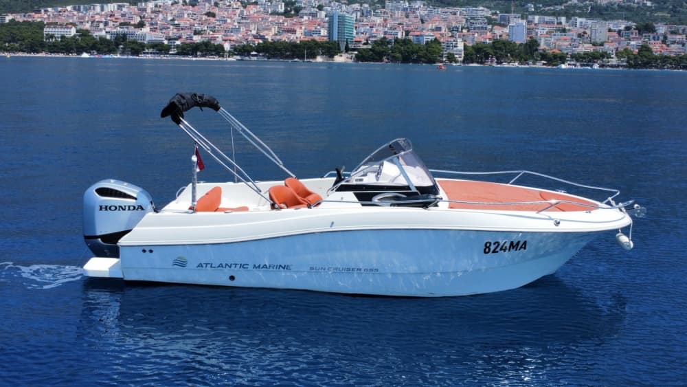 Η μέρα σας στη Μακάρσκα: Νοικιάστε ένα μηχανοκίνητο σκάφος για 9 ώρες εξερεύνησης