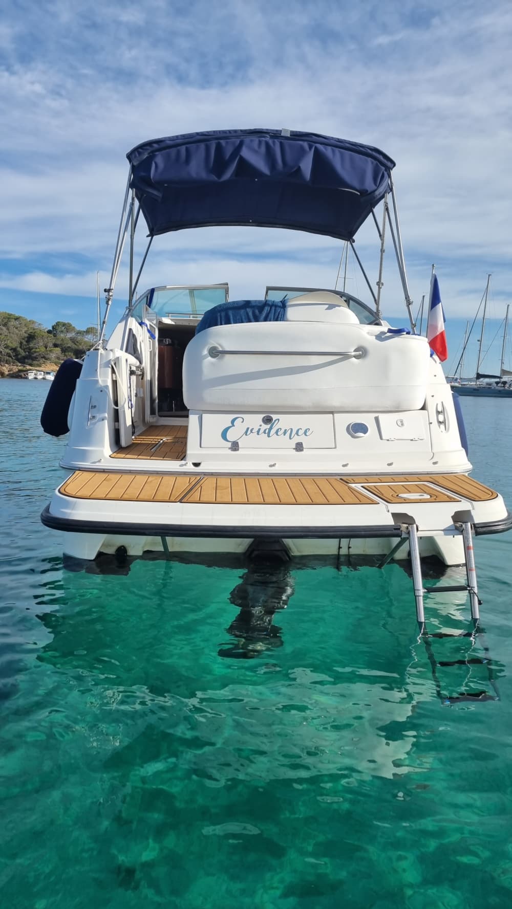 Découvrez La Londe-les-Maures en bateau à moteur pendant 9h
