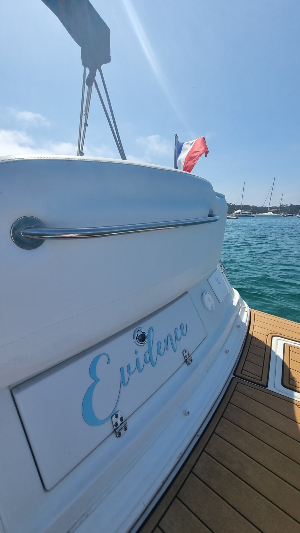 Découvrez La Londe-les-Maures en bateau à moteur pendant 9h