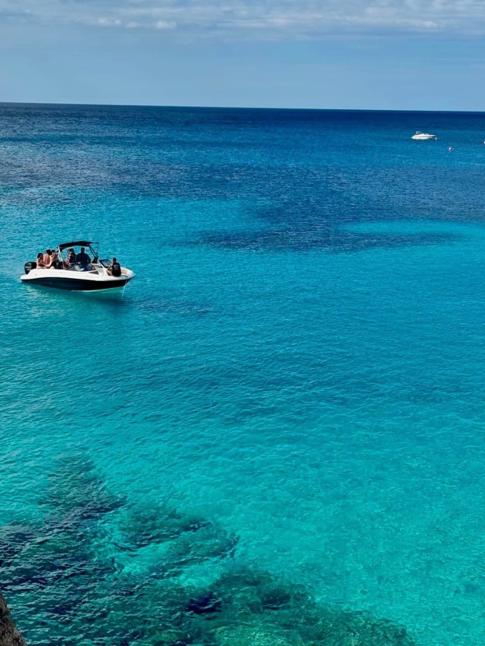 Excursión en barco de medio día: descubre Menorca.