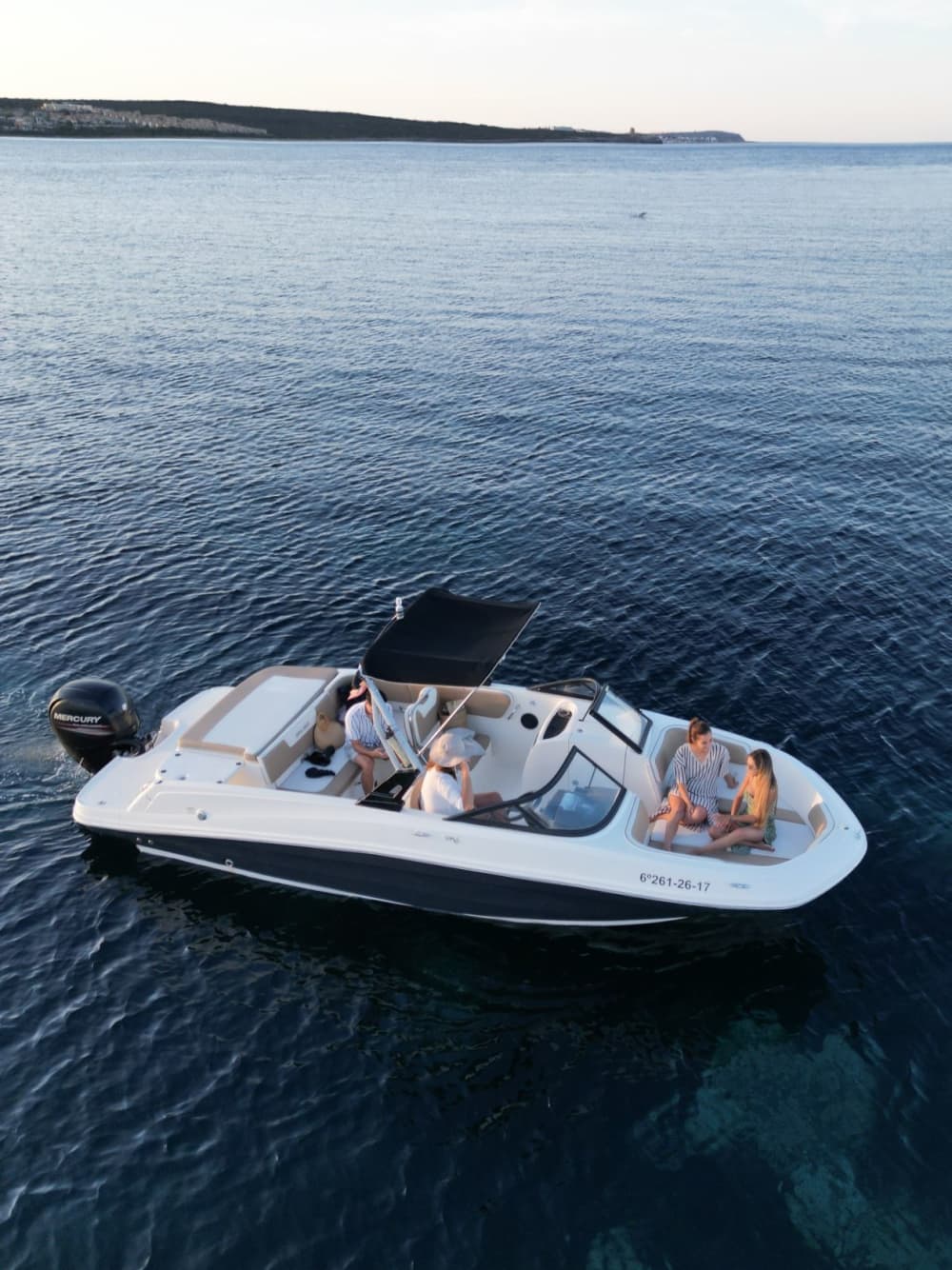 Excursión en barco de medio día: descubre Menorca.