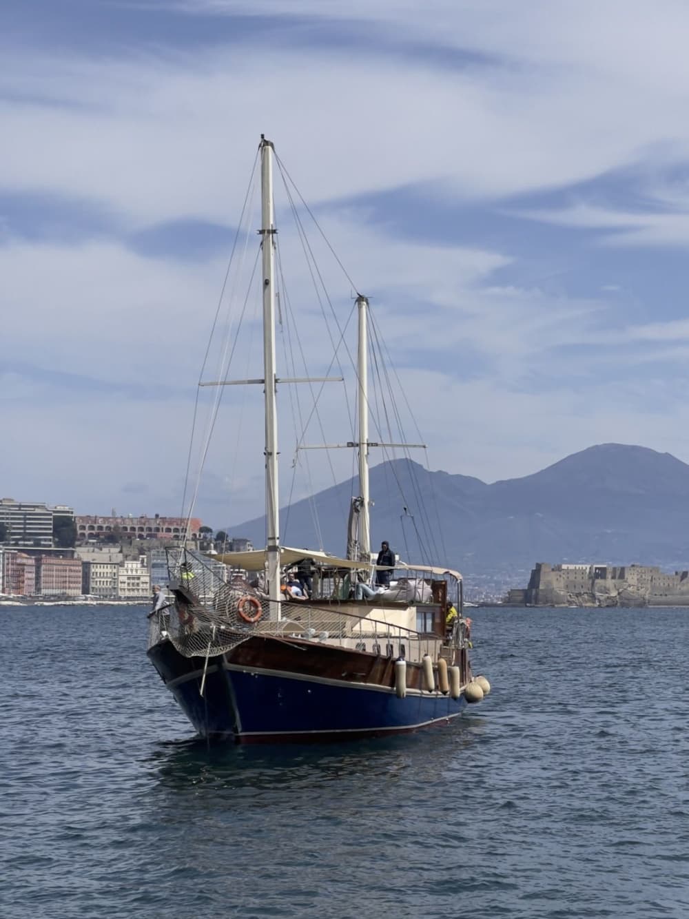 Procida in Caicco: Un'Esperienza Indimenticabile in Mezza Giornata