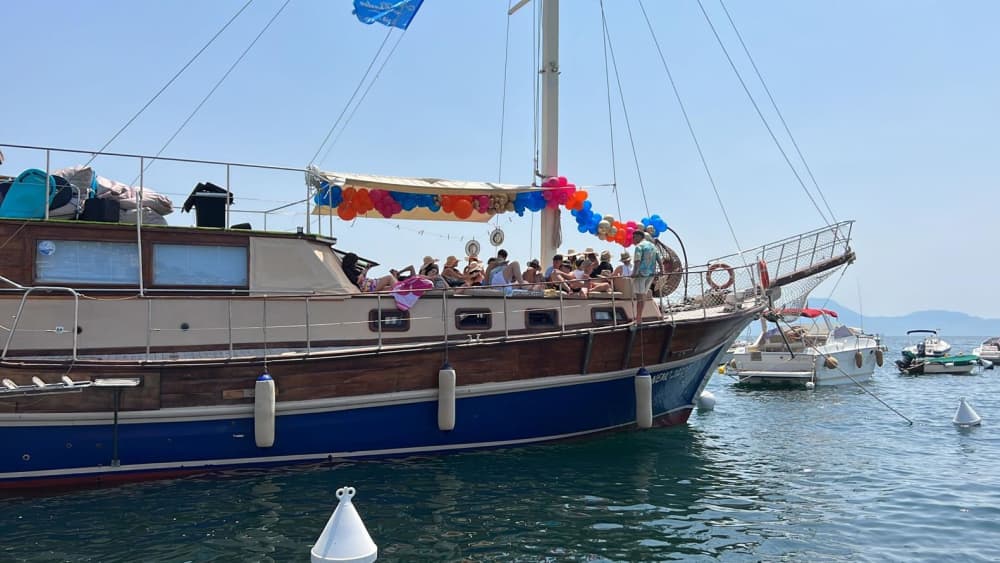 Cena Aziendale in Caicco nel Golfo Di Napoli