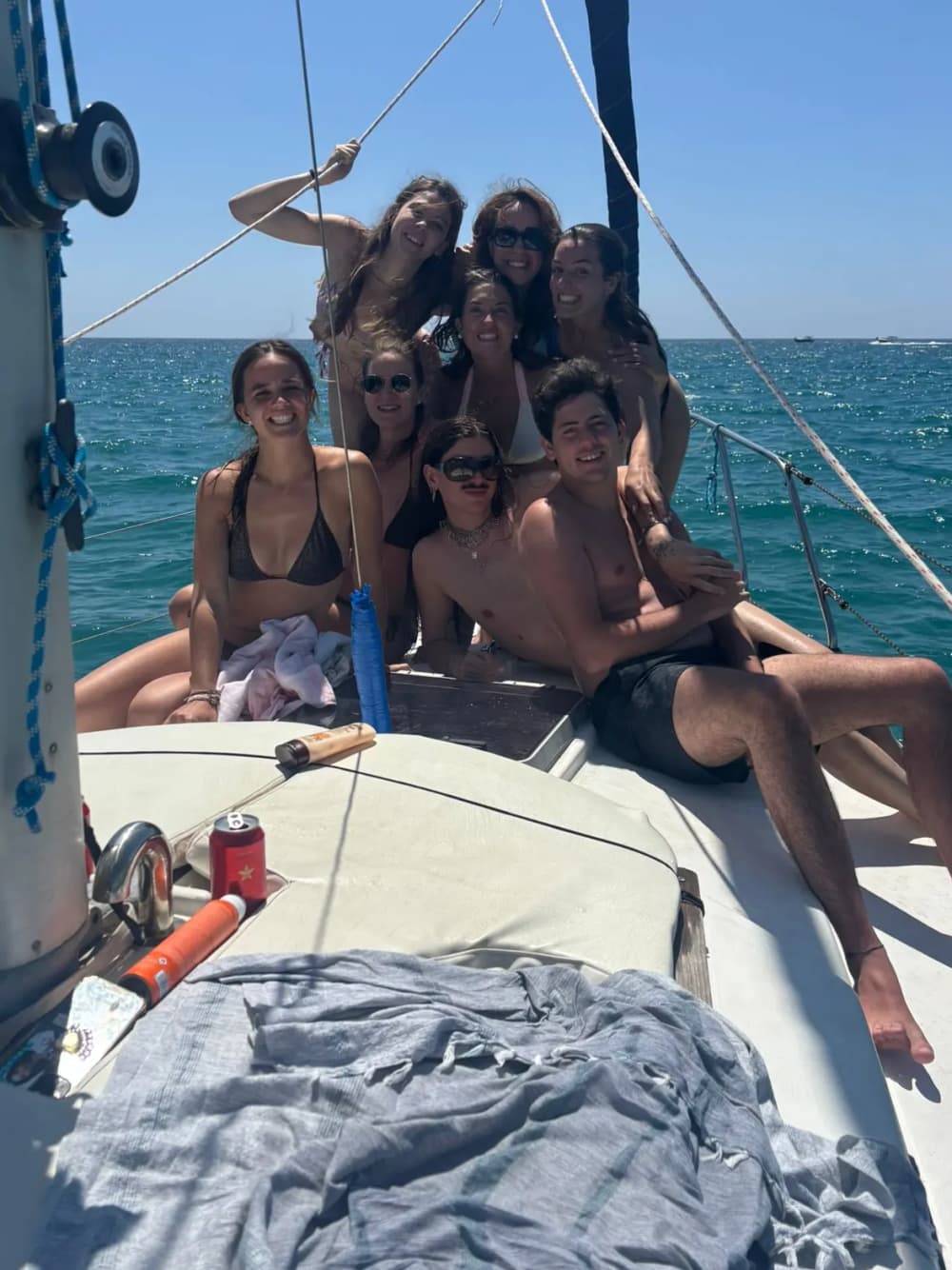 Vermouth Sail Experience – Het perfecte plan: zeilen, zwemmen en vermouth op zee.