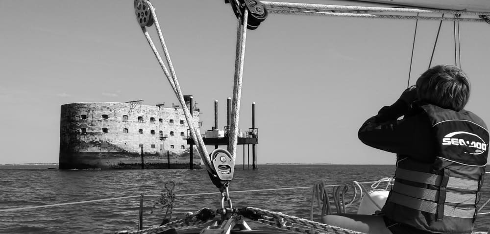 Zee, liefde en zon: een dag vol emoties op een zeilboot