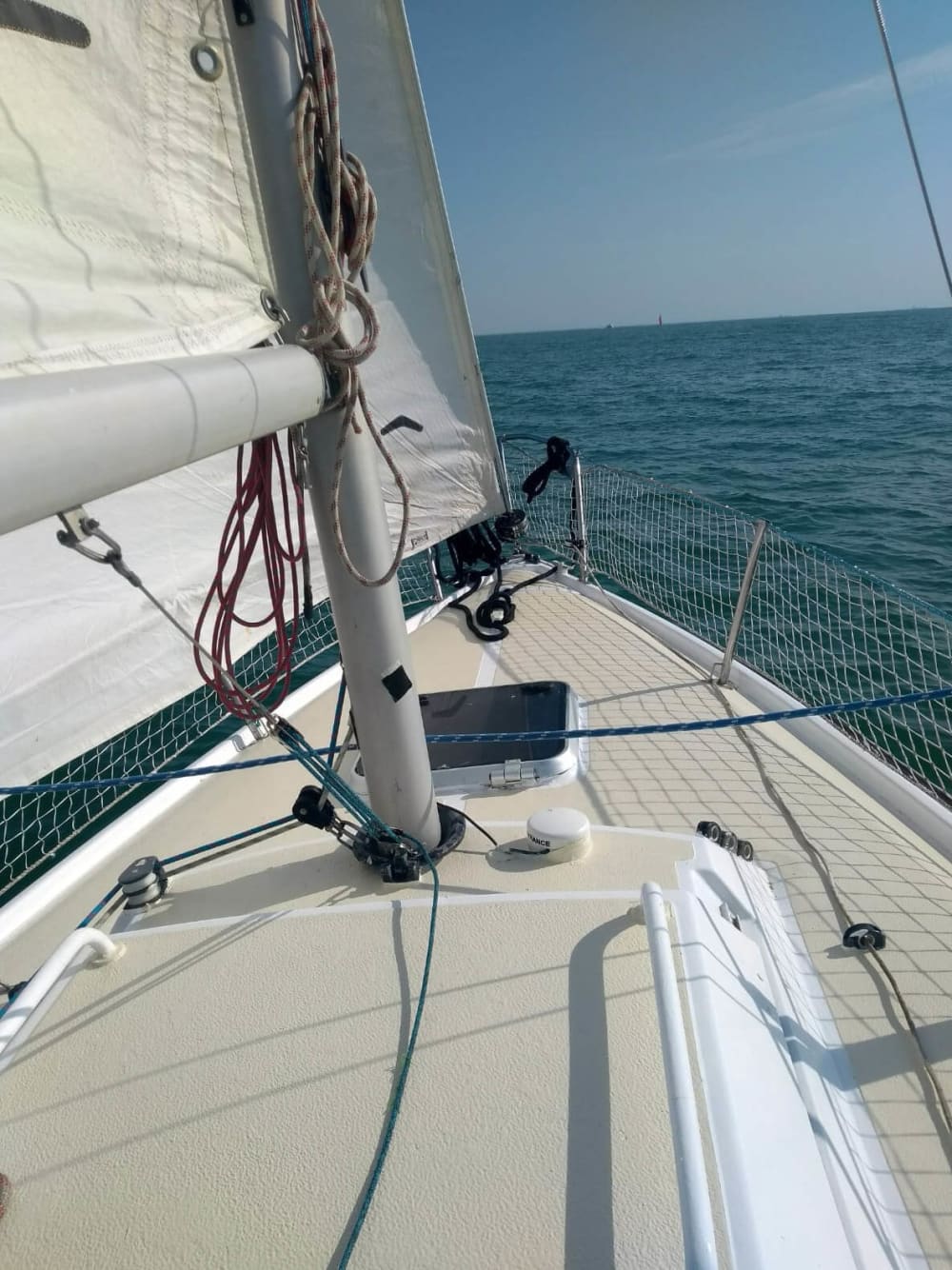 Zee, liefde en zon: een dag vol emoties op een zeilboot