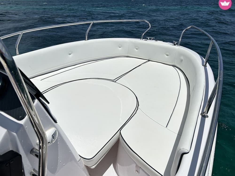 4,5 uur om Avola te ontdekken per motorboot.