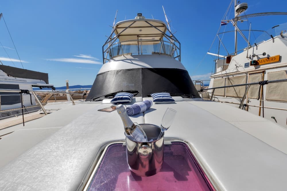 Seu dia em Makarska: Alugue uma lancha para um dia inteiro de descobertas.