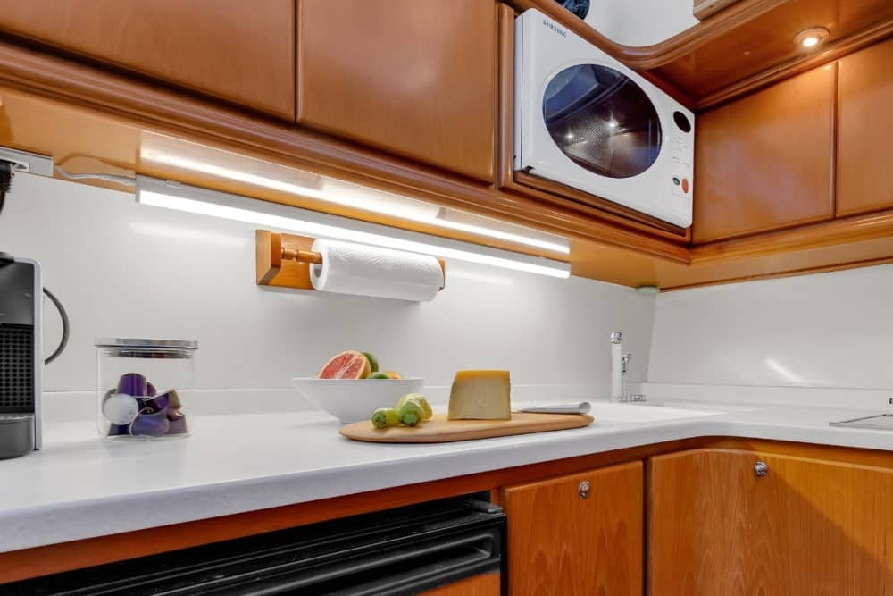 Seu dia em Makarska: Alugue uma lancha para um dia inteiro de descobertas.