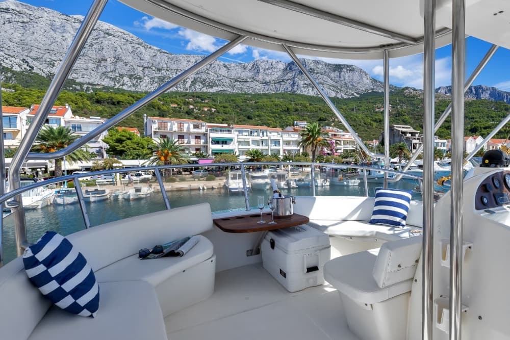 Seu dia em Makarska: Alugue uma lancha para um dia inteiro de descobertas.