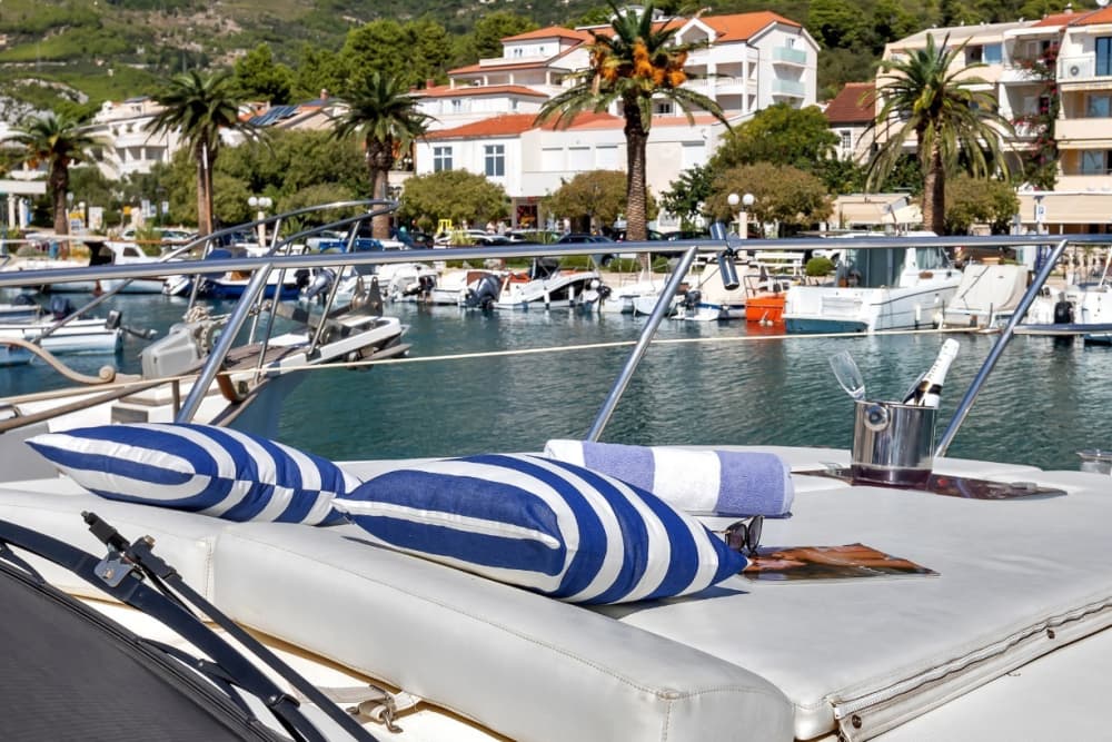 Seu dia em Makarska: Alugue uma lancha para um dia inteiro de descobertas.