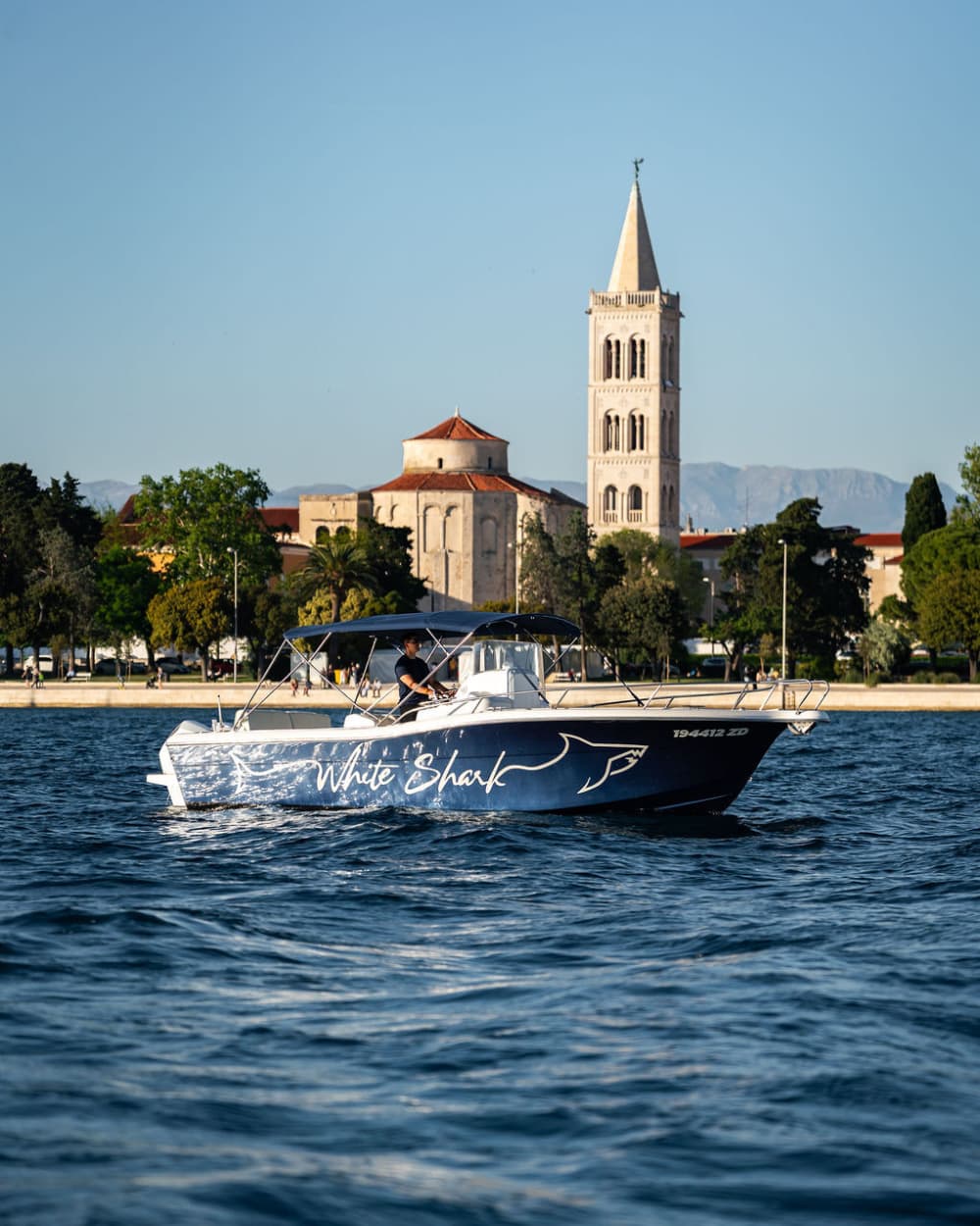 Zadar'ı yarım günde keşfedin: 3 saat 30 dakika boyunca motorlu tekne kiralayın.