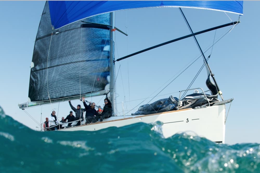 Descubre La Grande-Motte en una excursión de un día completo en velero.