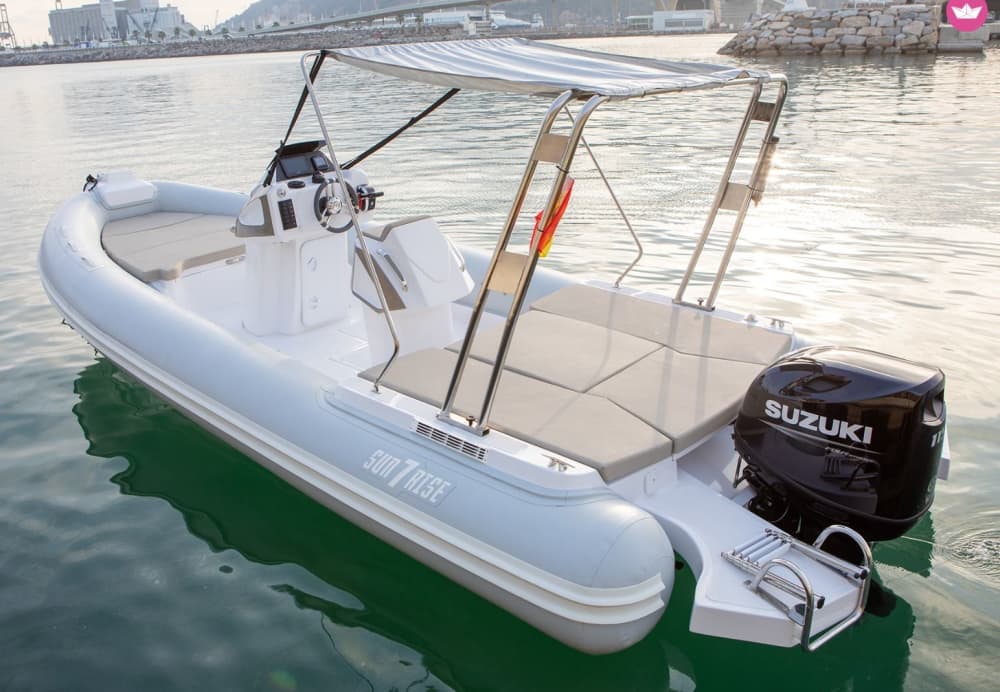 Całodniowa wycieczka łodzią RIB w Barcelonie – 8 godz.