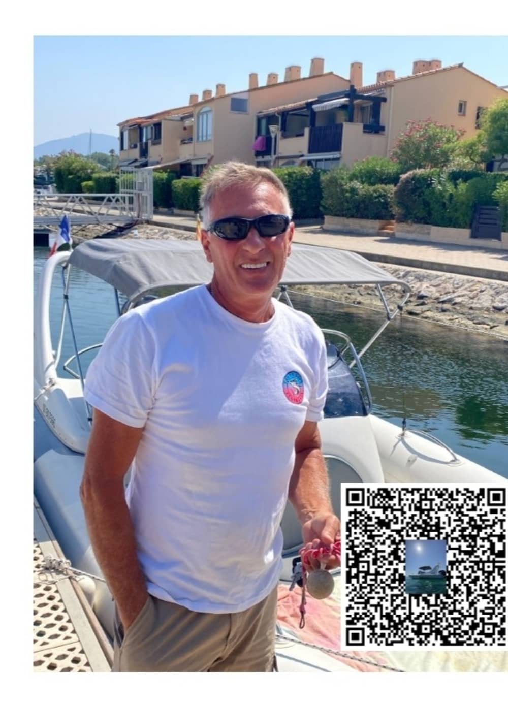 Scopri Saint-Cyprien a bordo di un motoscafo per 8 ore.