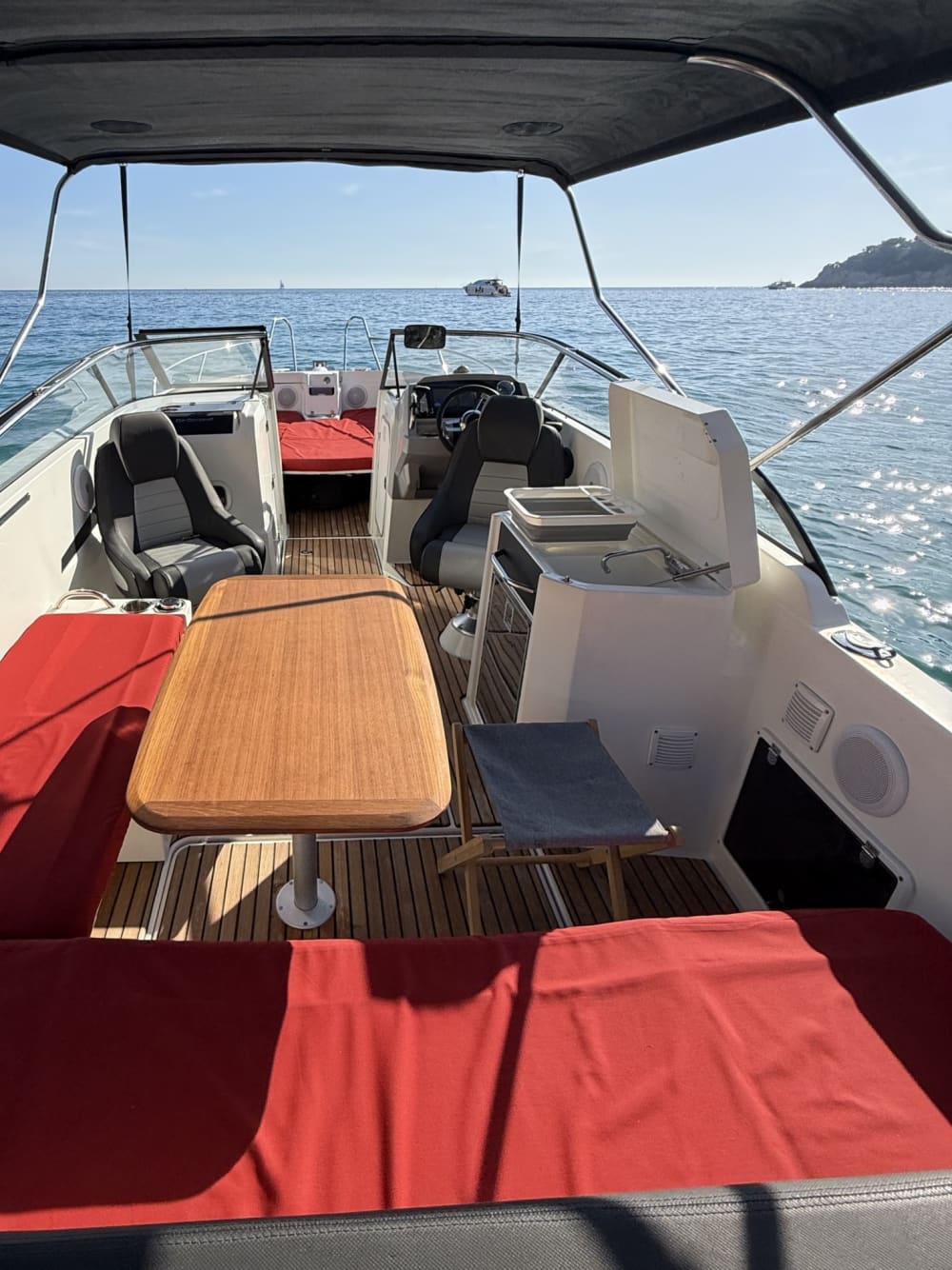 Escapade facile à Saint-Cyr-sur-Mer : une excursion en bateau à moteur de 4 h