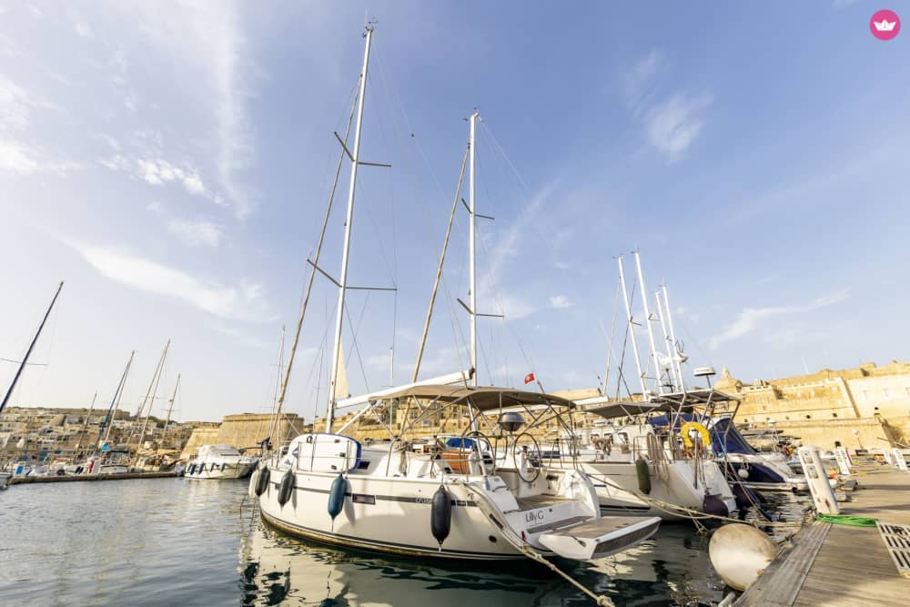 Malta Coastline Adventure: A Full-Day Sailing Journey from Valletta to Comino