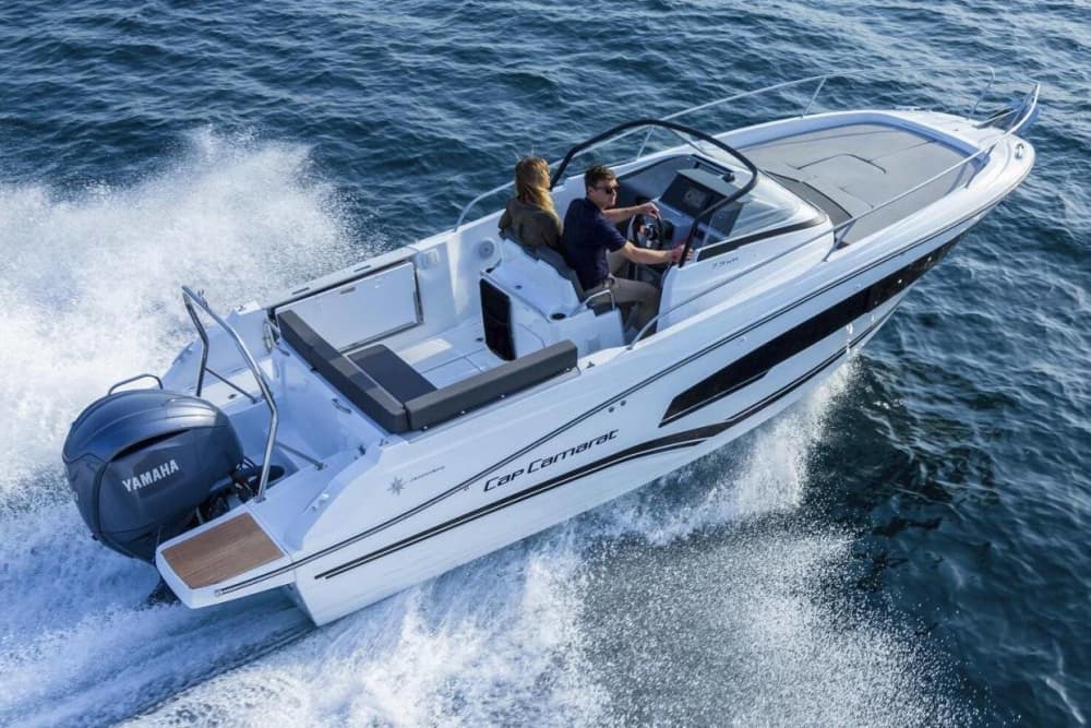 Een halve dagtocht in Saint-Raphaël met een motorboot.