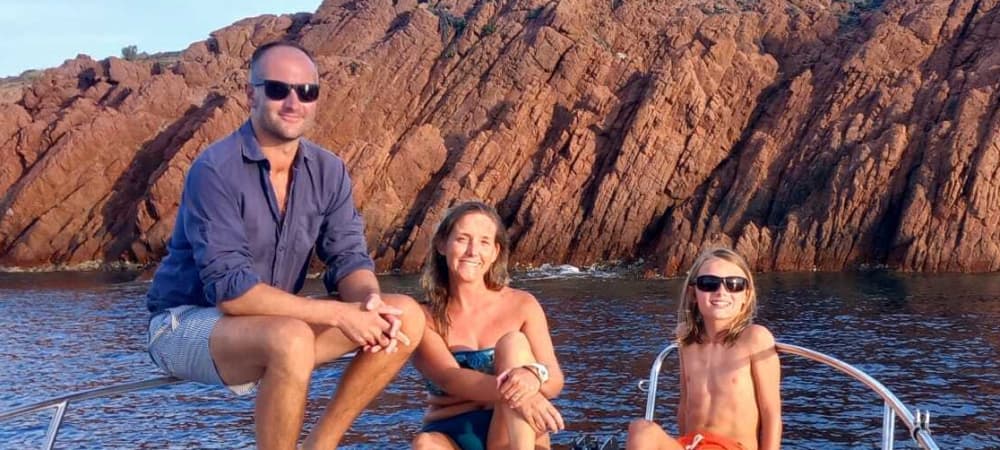 Een halve dagtocht in Saint-Raphaël met een motorboot.