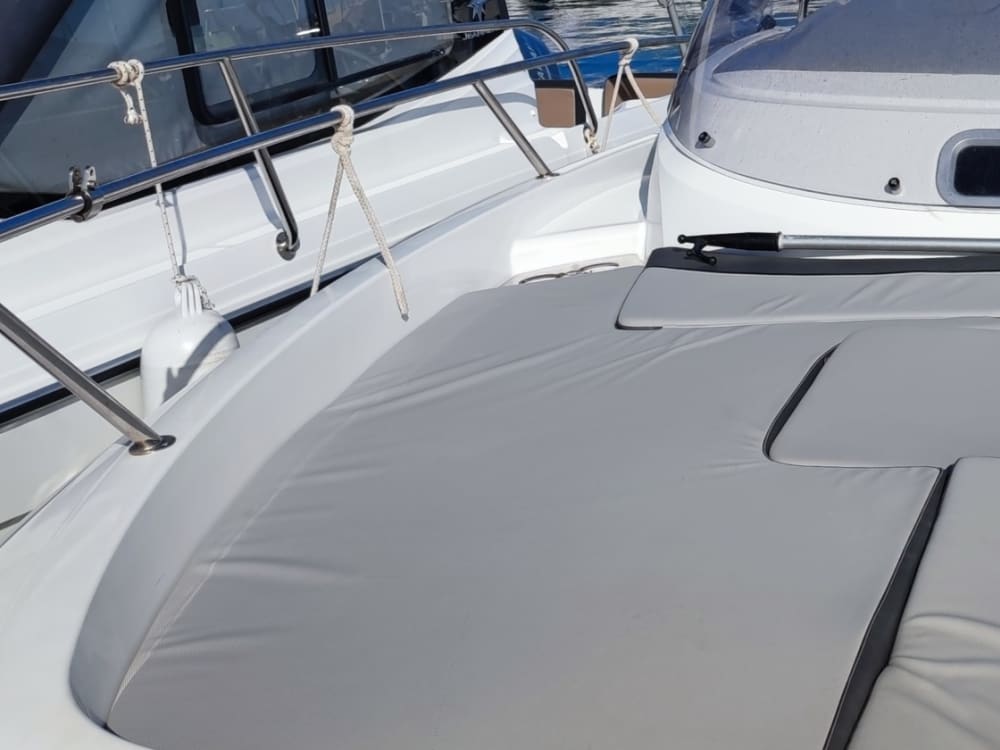 Een halve dagtocht in Saint-Raphaël met een motorboot.
