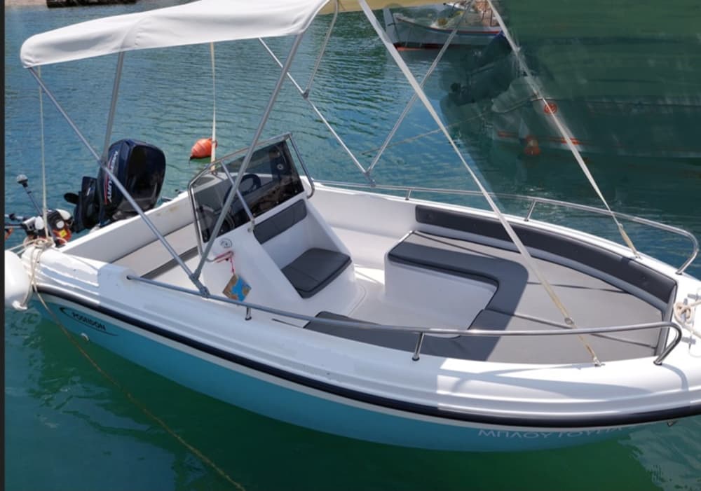 Una giornata a Cefalonia su un motoscafo.