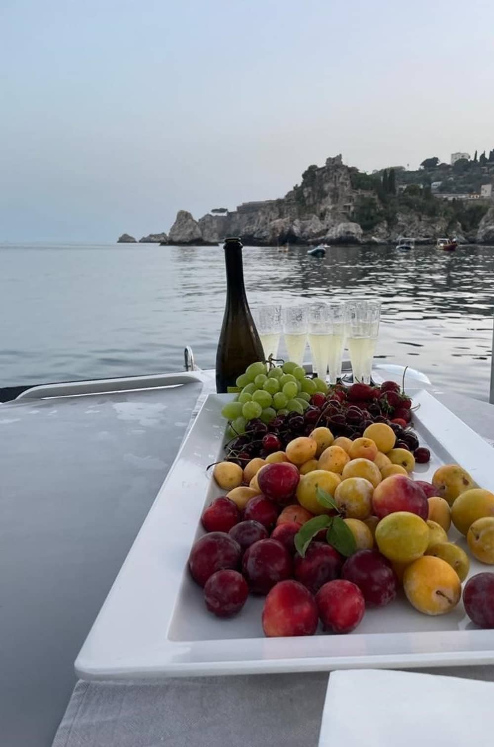 Excursion d'une journée en catamaran – Découvrez la côte sicilienne