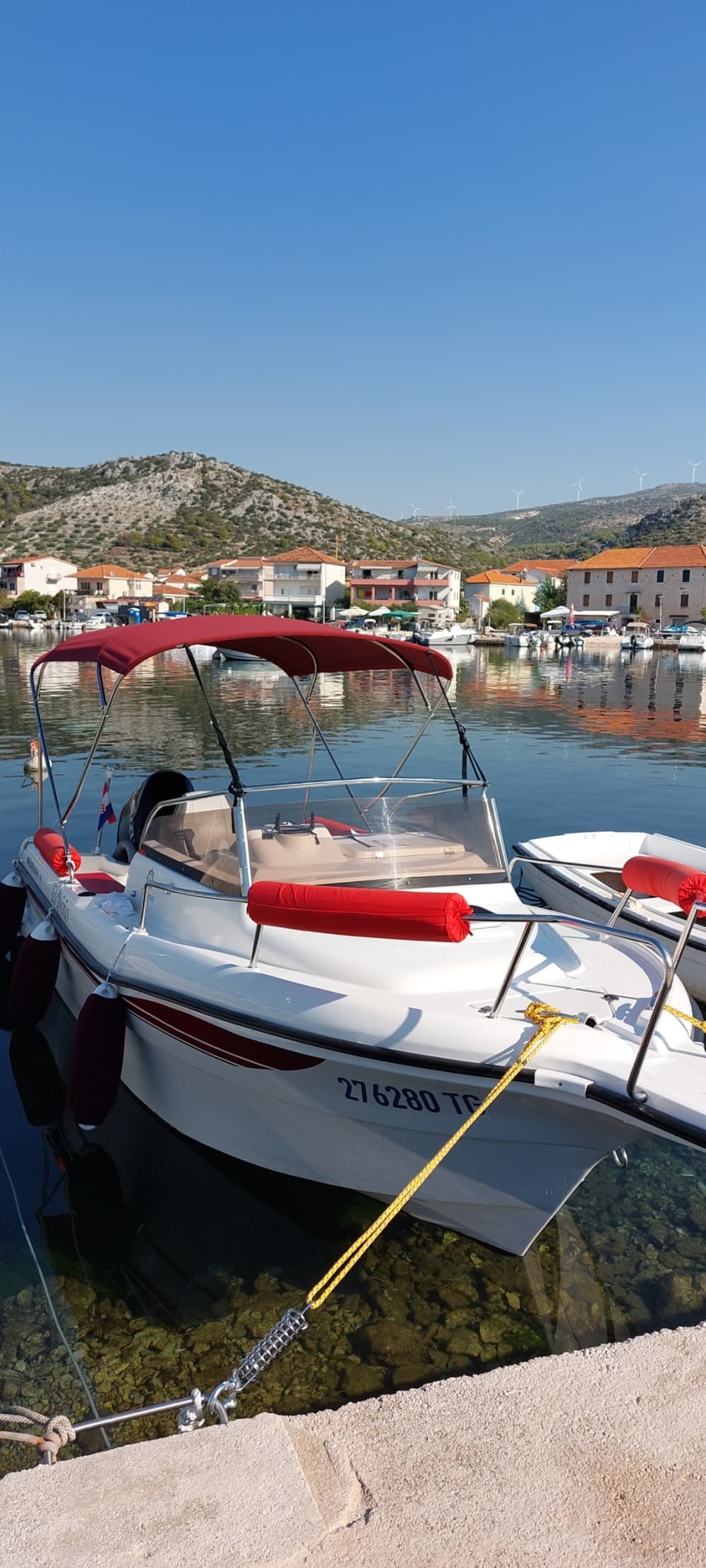Krystaliczne doświadczenie: odkryj Trogir łodzią motorową