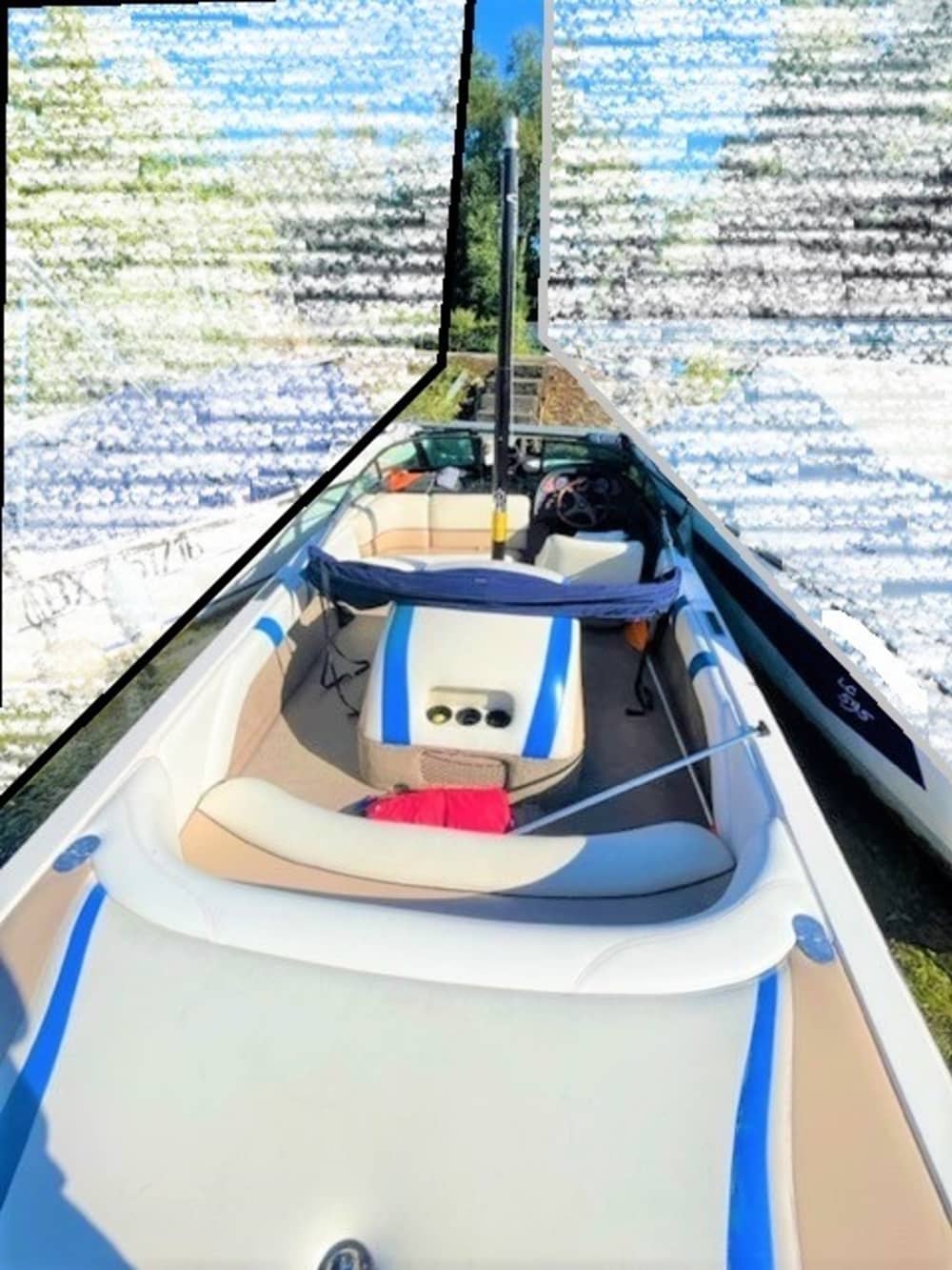 Dedica mezza giornata al relax su un motoscafo a Viviers-du-Lac.