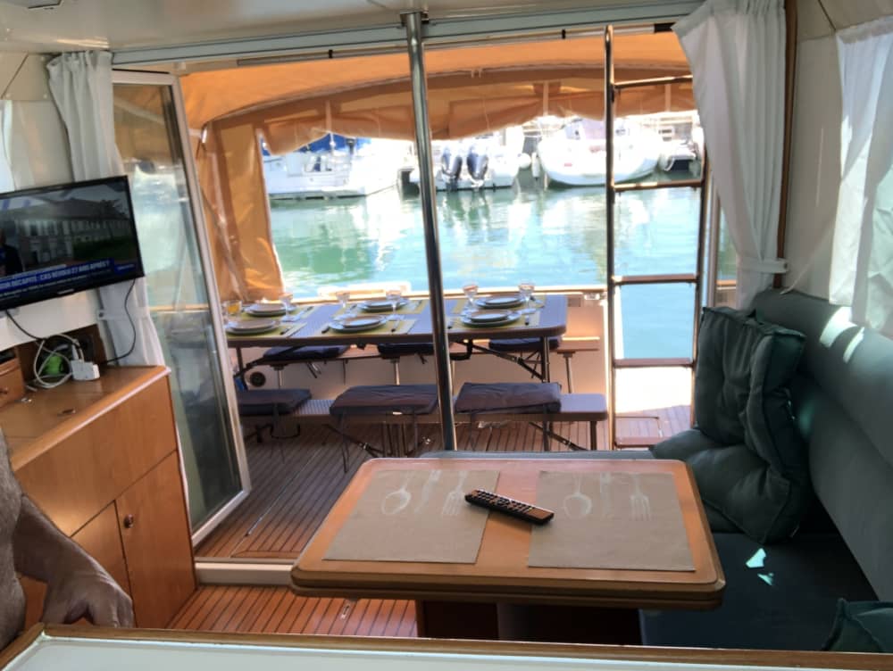 Una giornata a Canet-en-Roussillon su un motoscafo