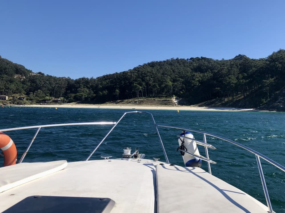 8 Stunden Sonne und türkisfarbenes Wasser rund um Vigo