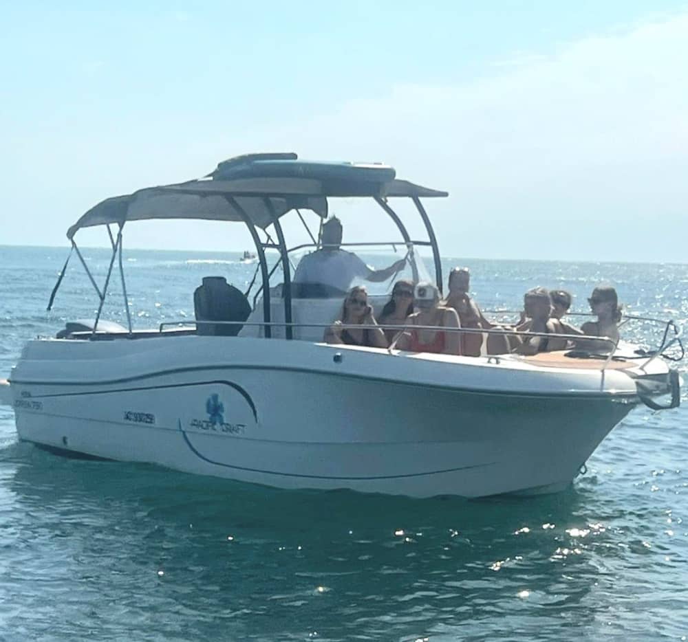 Découvrez Arcachon en bateau à moteur pendant 5h