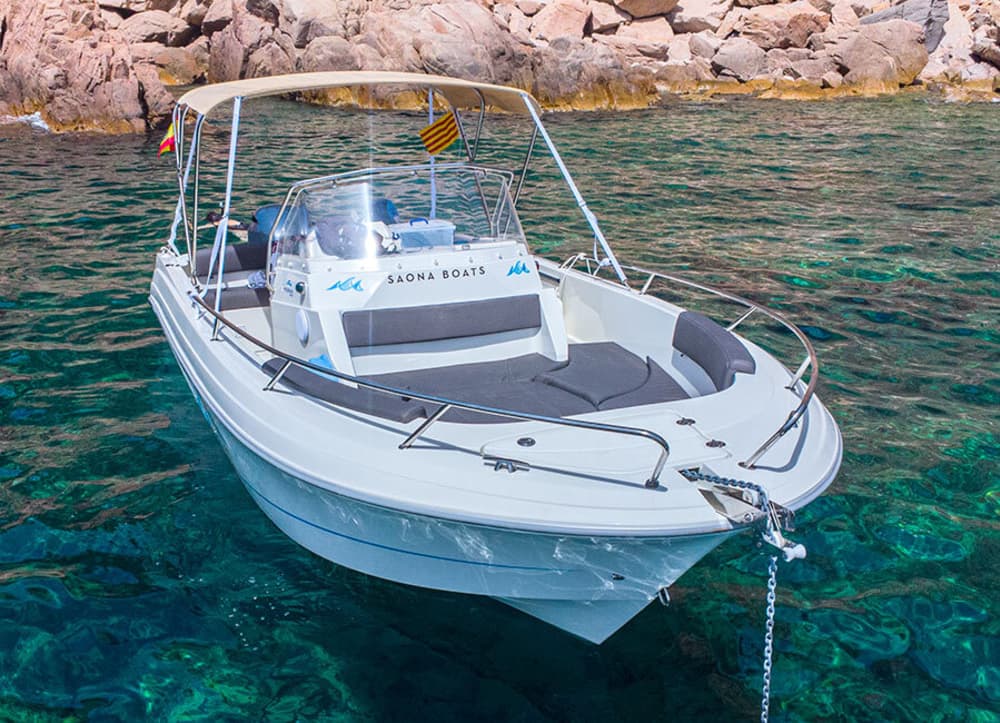 3:30 στο Sant Feliu de Guíxols: Νοικιάστε ένα μηχανοκίνητο σκάφος και απολαύστε