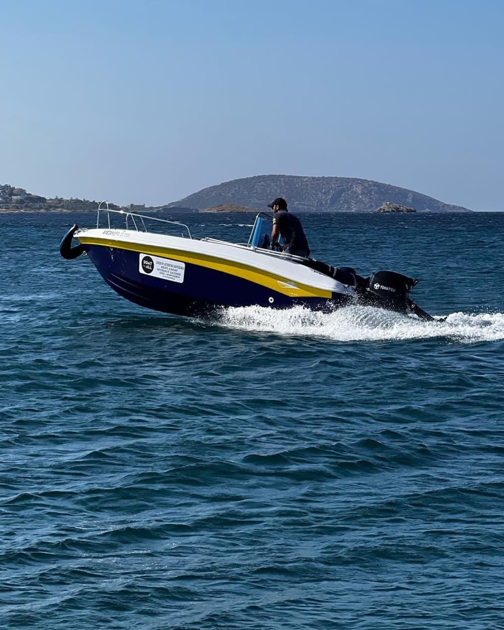 Your day in Athens: Rent a motorboat for 9h of discovery