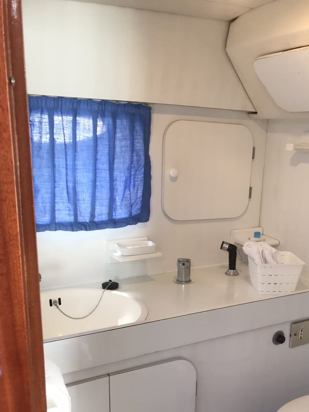 Découvrez Bagnara Calabra en bateau à moteur pendant 9h