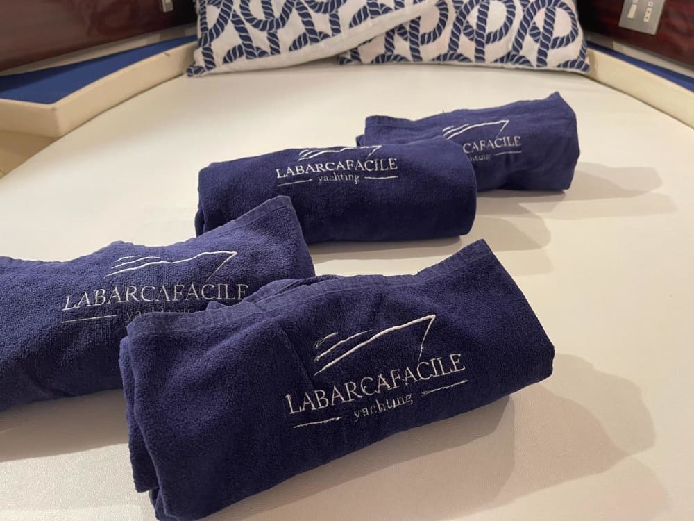 Découvrez Bagnara Calabra en bateau à moteur pendant 9h