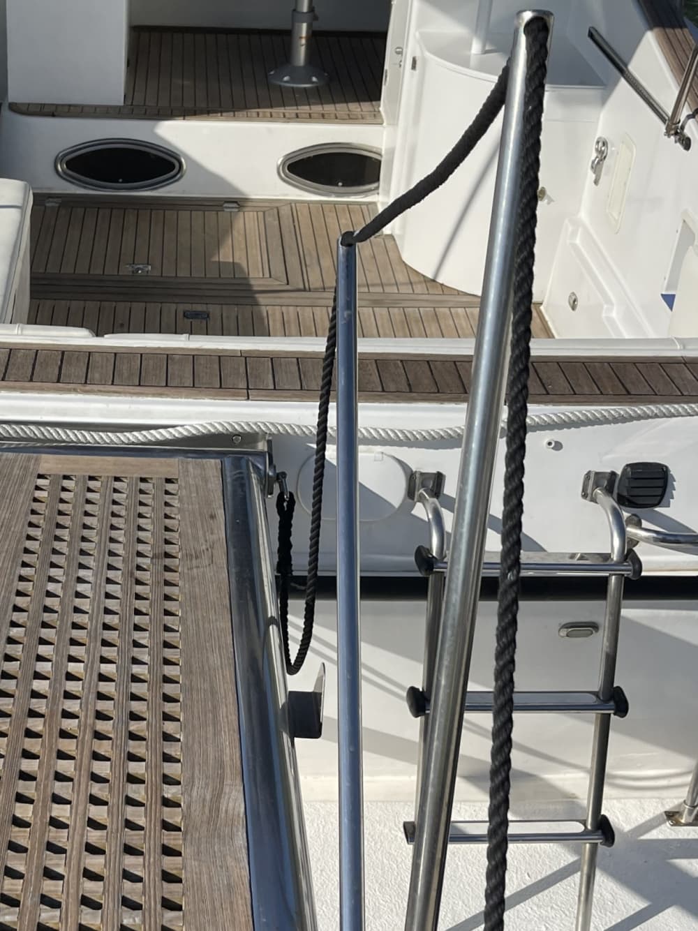 Découvrez Bagnara Calabra en bateau à moteur pendant 9h