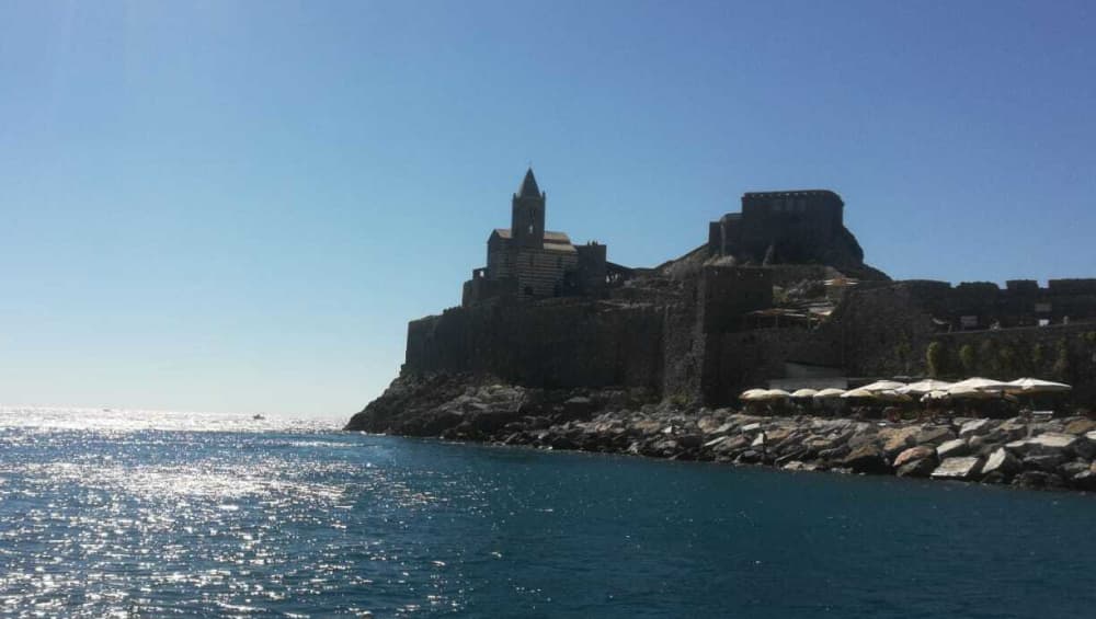 2h in La Spezia: Rent a motorboat and enjoy