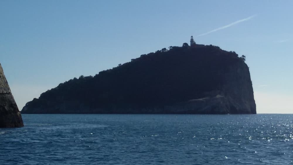 2h in La Spezia: Rent a motorboat and enjoy