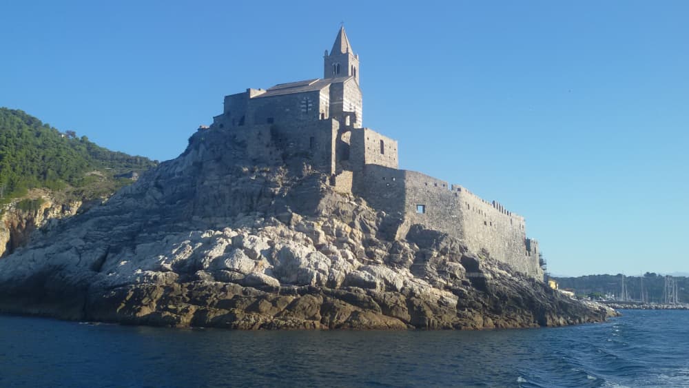 2h in La Spezia: Rent a motorboat and enjoy