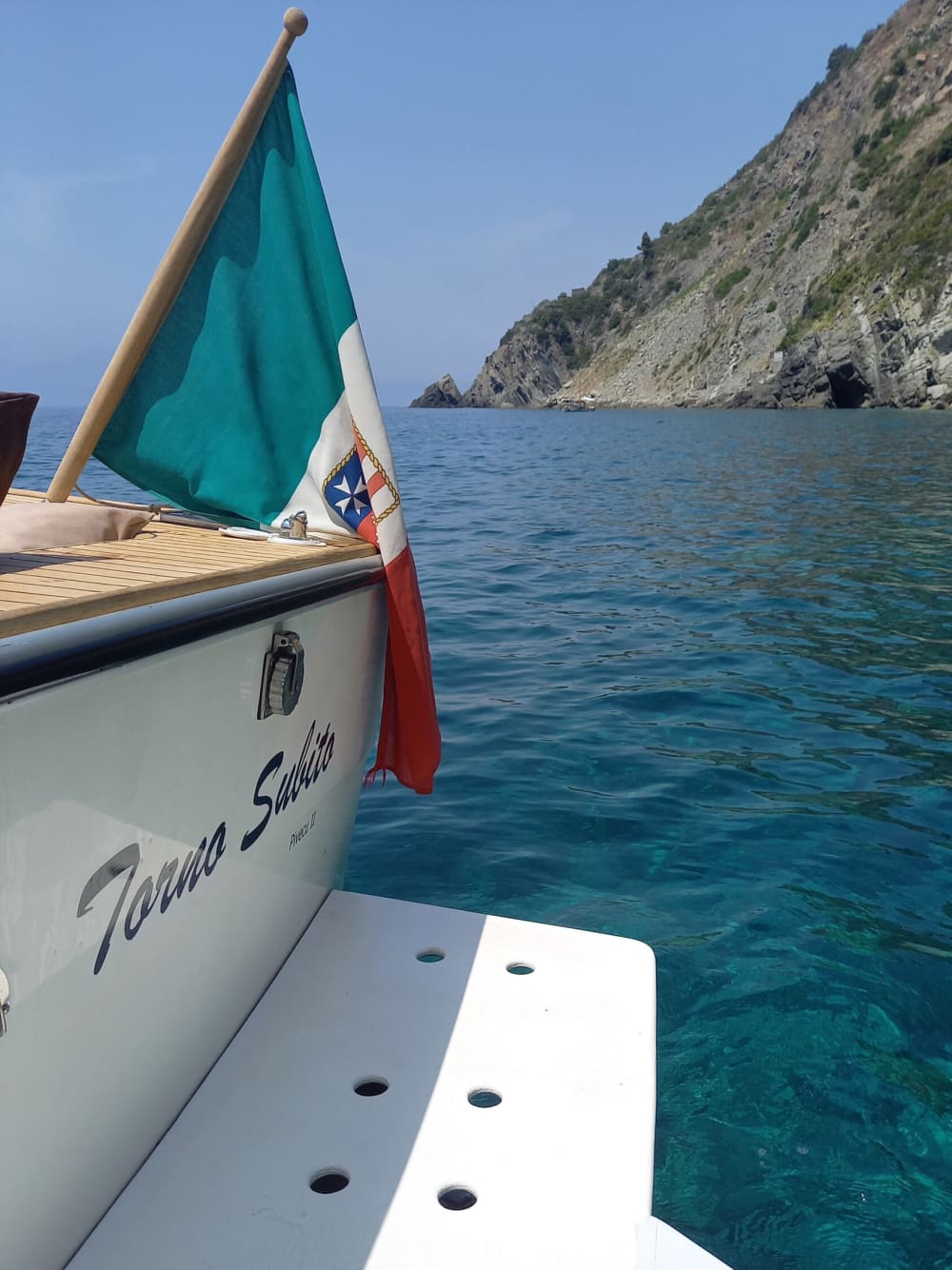 2h in La Spezia: Rent a motorboat and enjoy