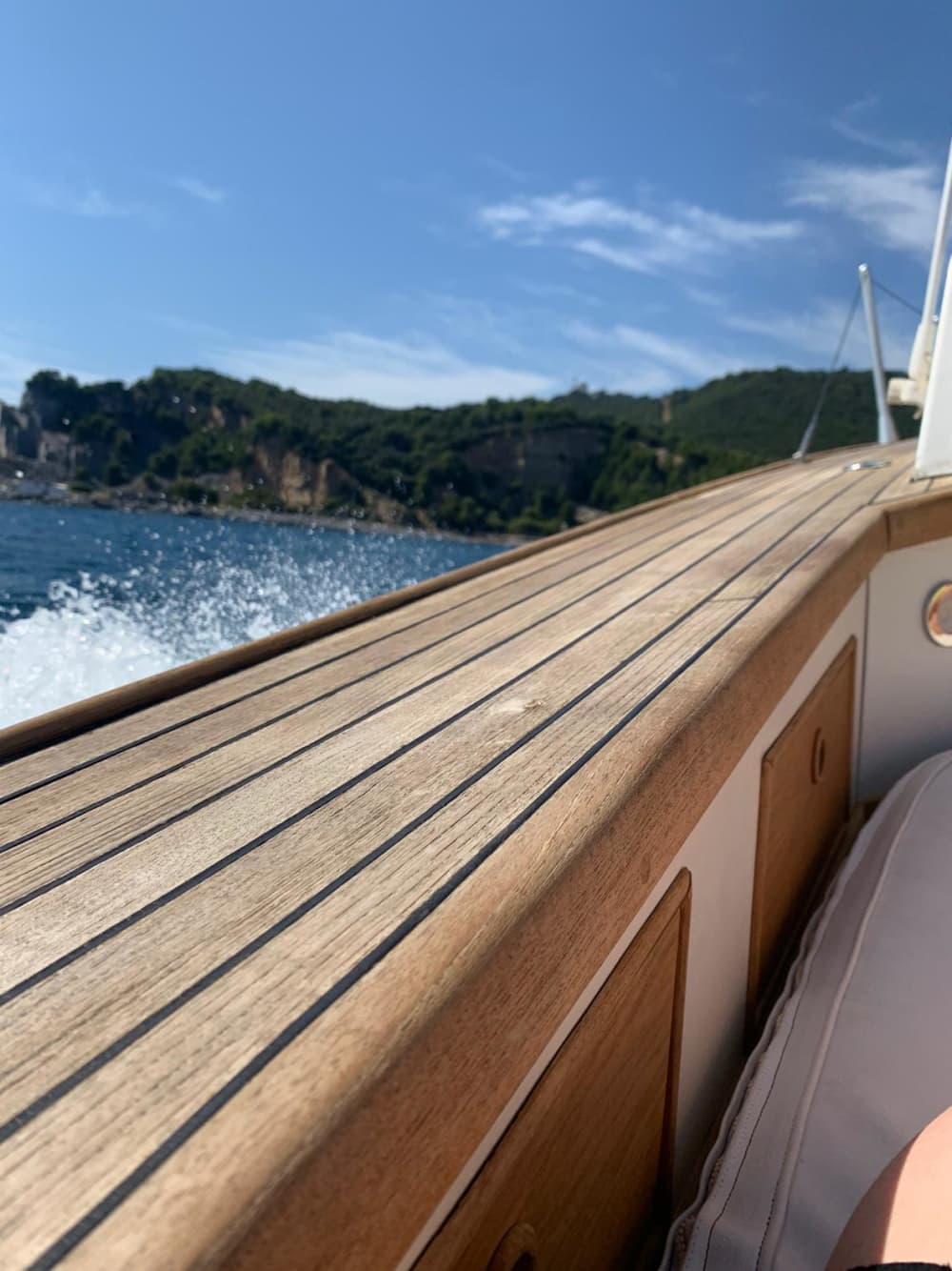 2h in La Spezia: Rent a motorboat and enjoy