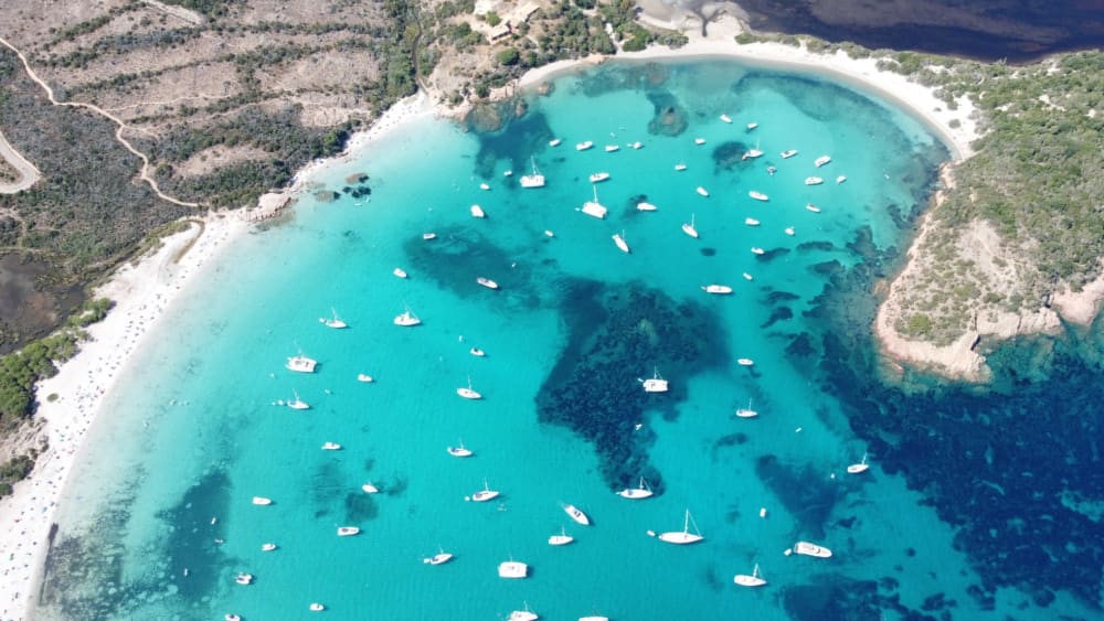 Nehmen Sie sich 8 Stunden und 30 Minuten Zeit, um die verborgene Magie von Lecci vom Wasser aus zu entdecken.