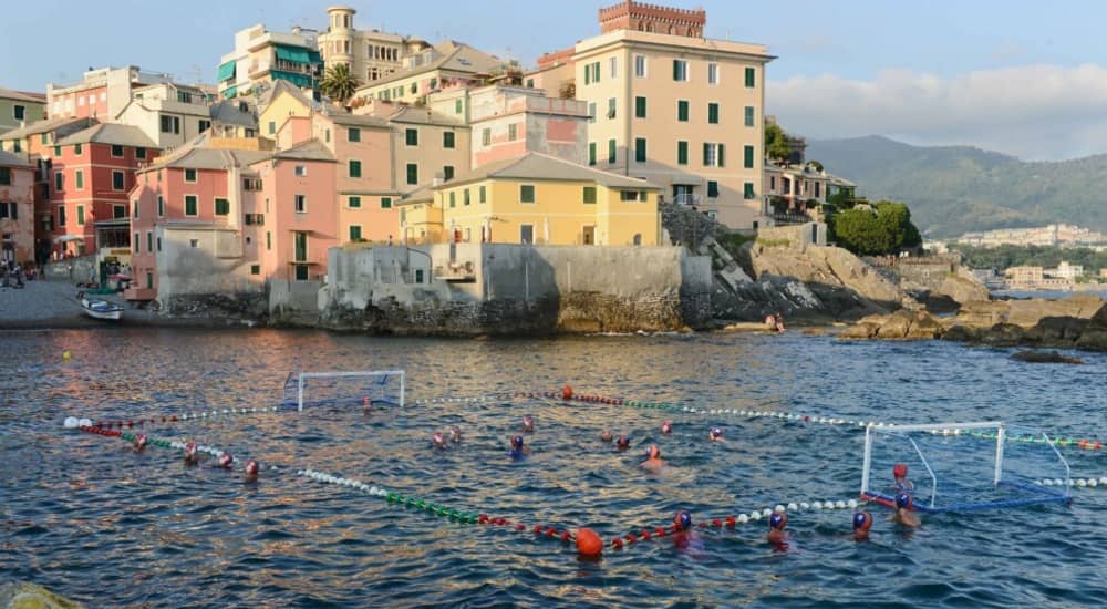 Scopri Genova con un'escursione di un'intera giornata in motoscafo.
