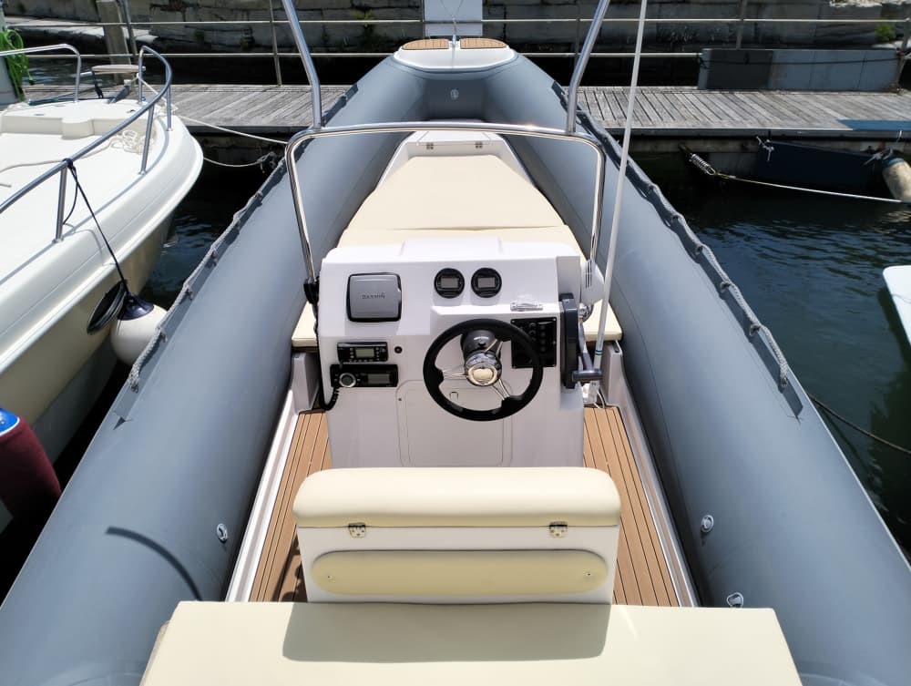 Scopri Genova con un'escursione di un'intera giornata in motoscafo.