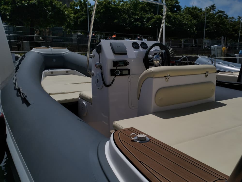 Scopri Genova con un'escursione di un'intera giornata in motoscafo.