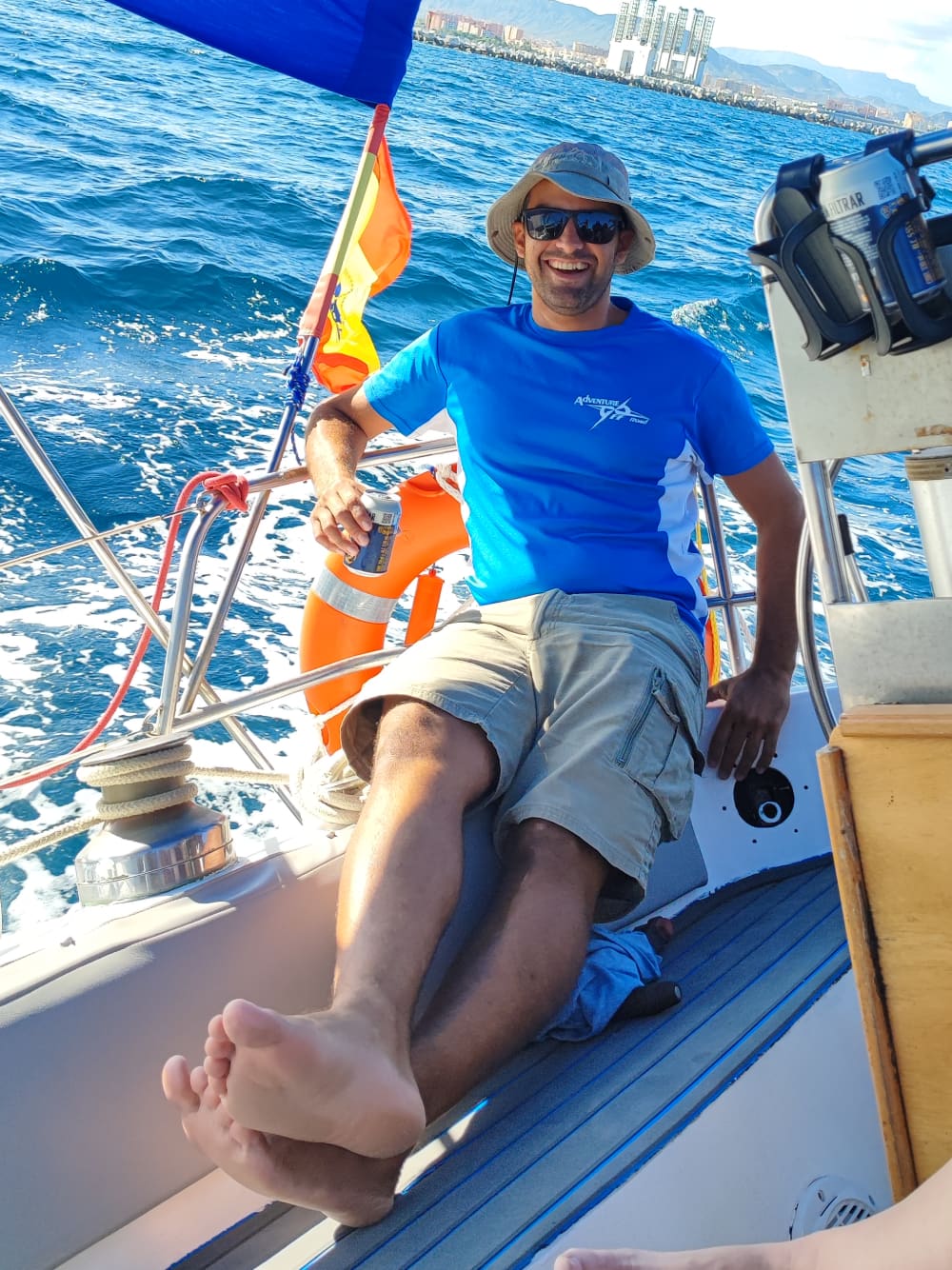 Füllung (4h). Entspannen Sie beim Segeln durch die Bucht – Natur und die Küste von Alicante in einem halben Tag