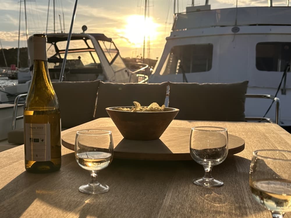Een dagvullende zeiltocht op een catamaran in Porquerolles