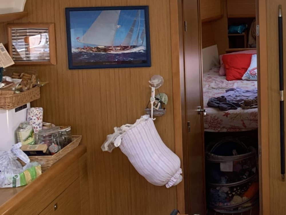 Escursione di un'intera giornata in barca a vela a Sorrento.