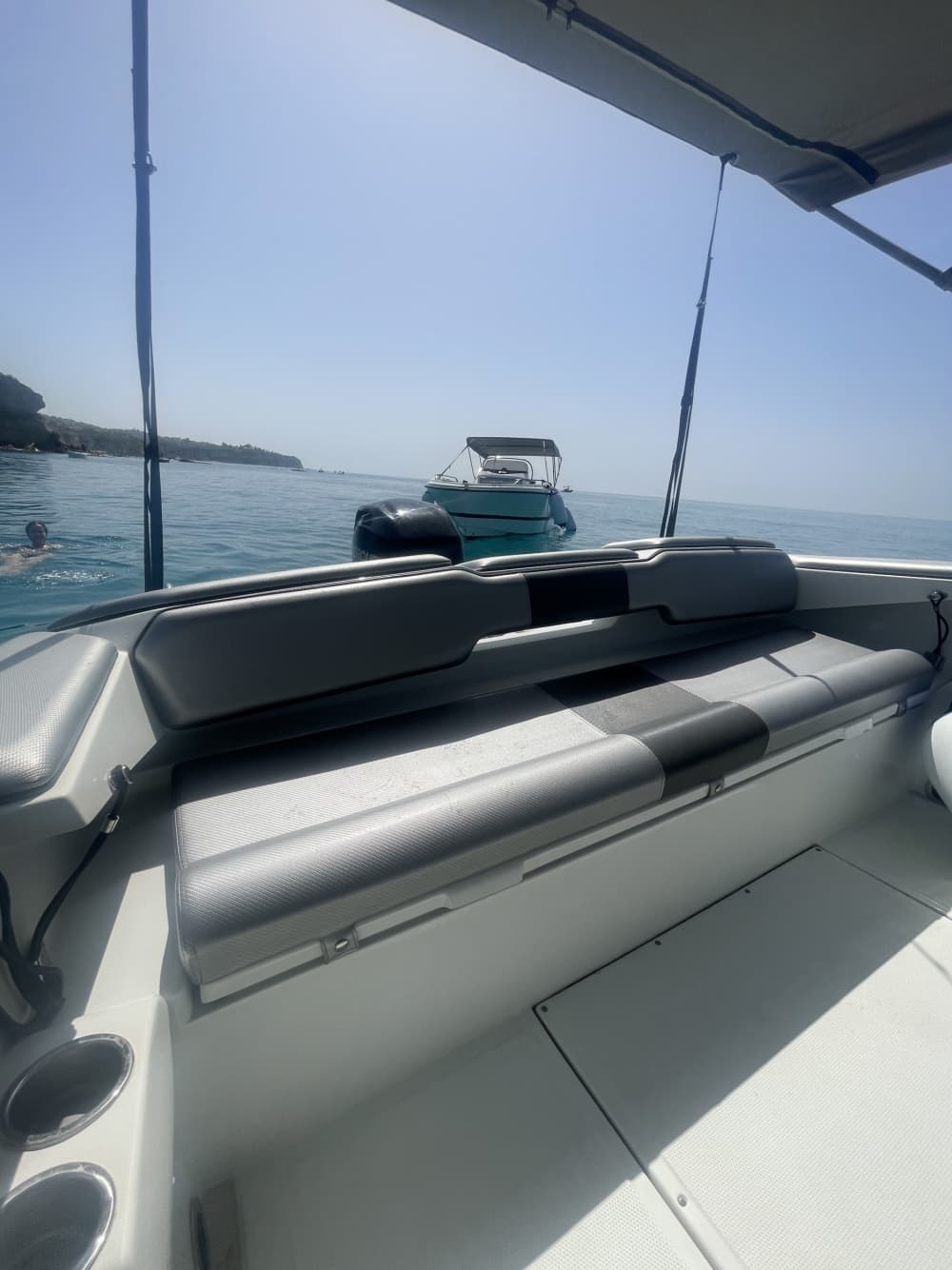 Ontdekkingstocht door Tropea van een halve dag: een korte ontsnapping op een motorboot.